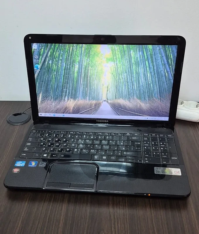 Toshiba Satellite L850-B210 – i7 / 16GB RAM / SSD / AMD Radeon