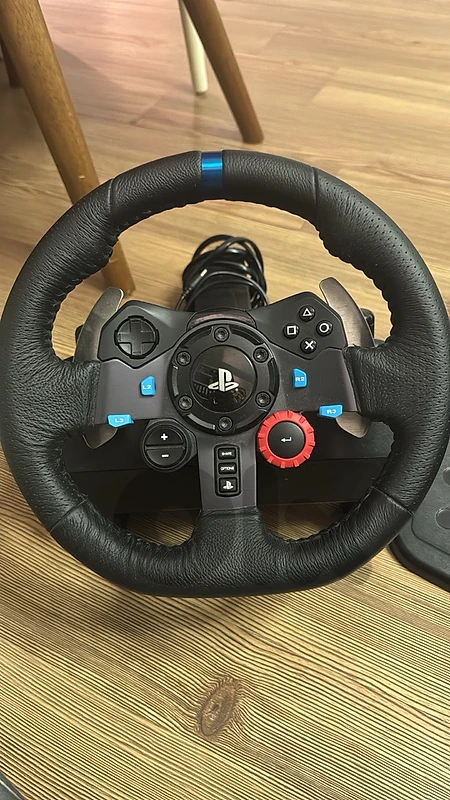 logitech g29 ps4/5 steering sheel
