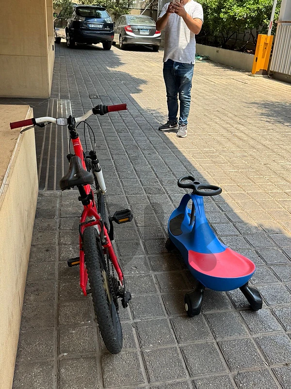 Specialized hotrock bicycle with plasma car