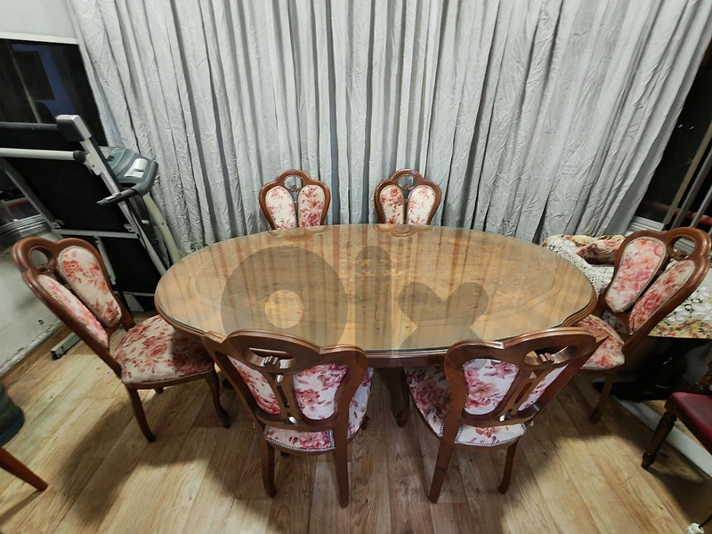 Dining table with 6 chairs italian made