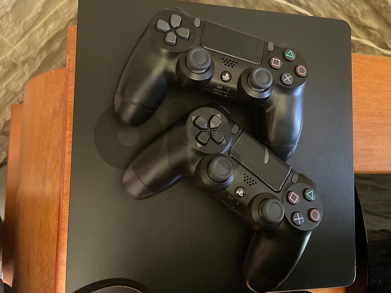 ps4 slim used ps4 slim used
