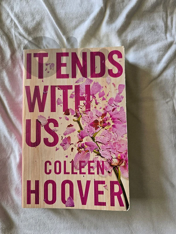 It Ends With Us — Colleen Hoover