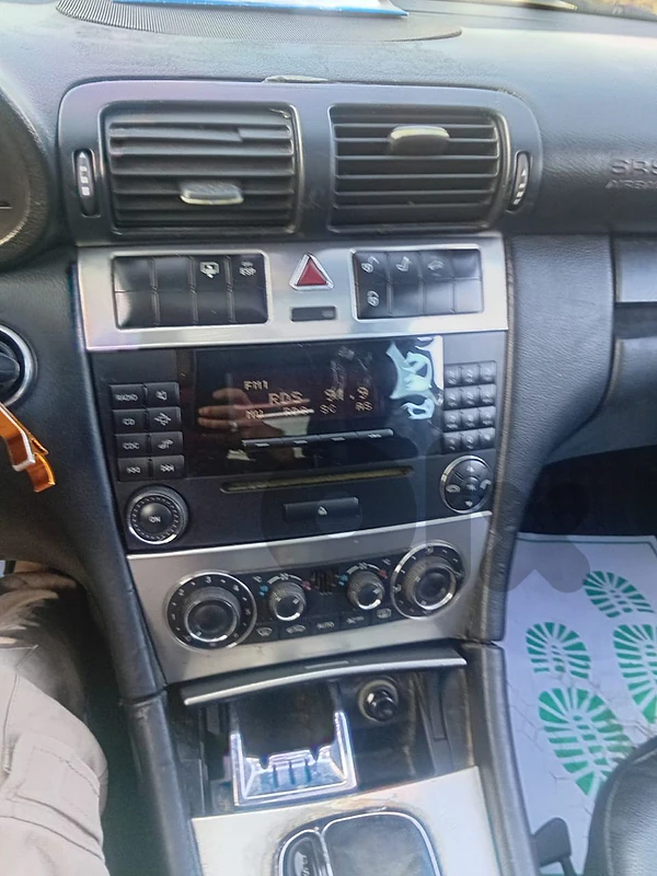 Mercedes-Benz C-Class 2006 c230