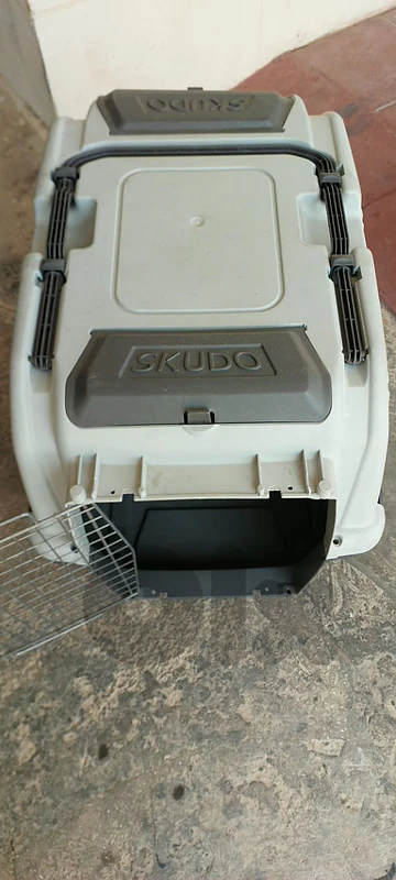 like new dog crate for sake