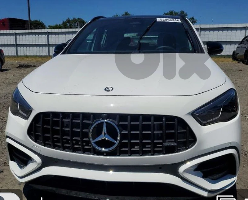 2025  MERCEDES-BENZ  GLA  35 AMG AWD  4 CYLINDERS  1043 MILES