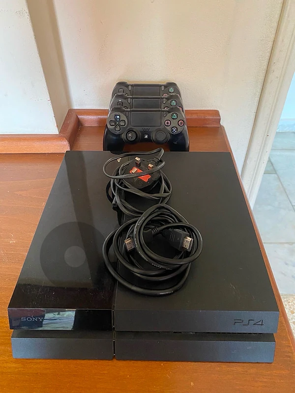 Play Station 4