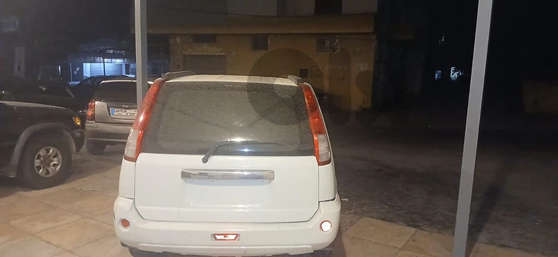 نيسان إكس تريل 2002