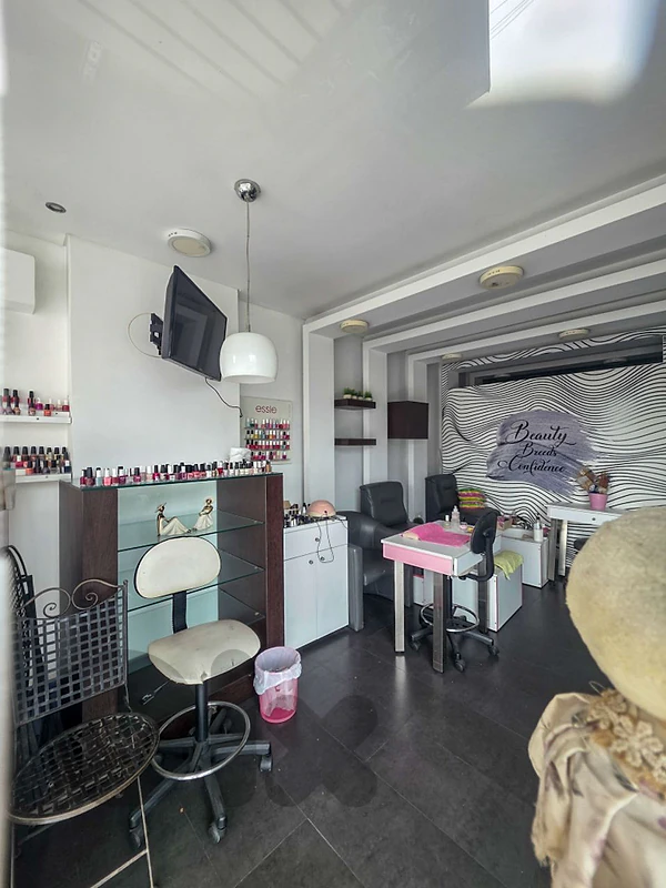 Prime location shop in Mazraat Yachouh, Maten