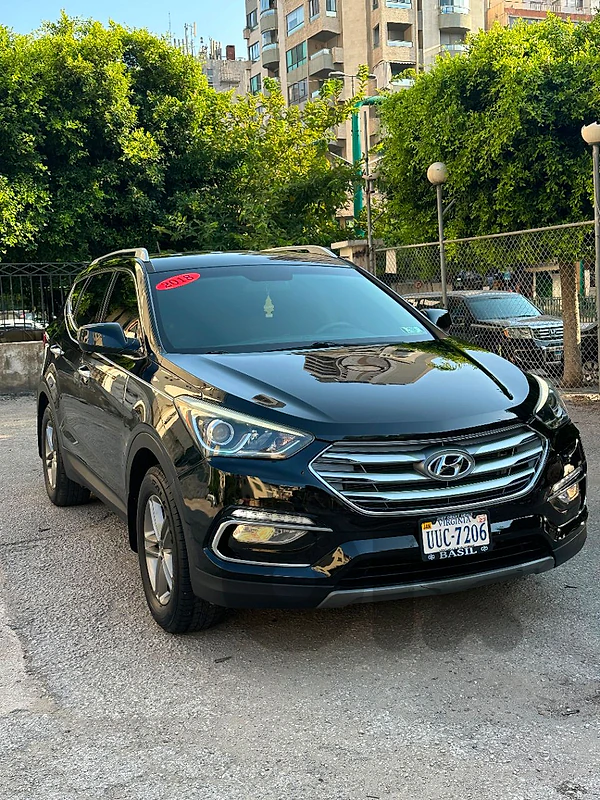 Hyundai Santa Fe 2018 4x4 extra clean 4 slinder
