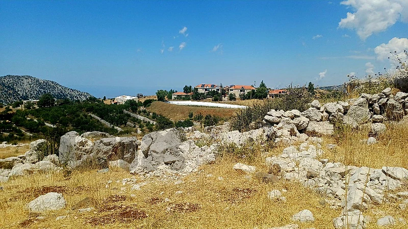 land for sale in Laklouk أرض "لقطة"للبيع في اللقلوق