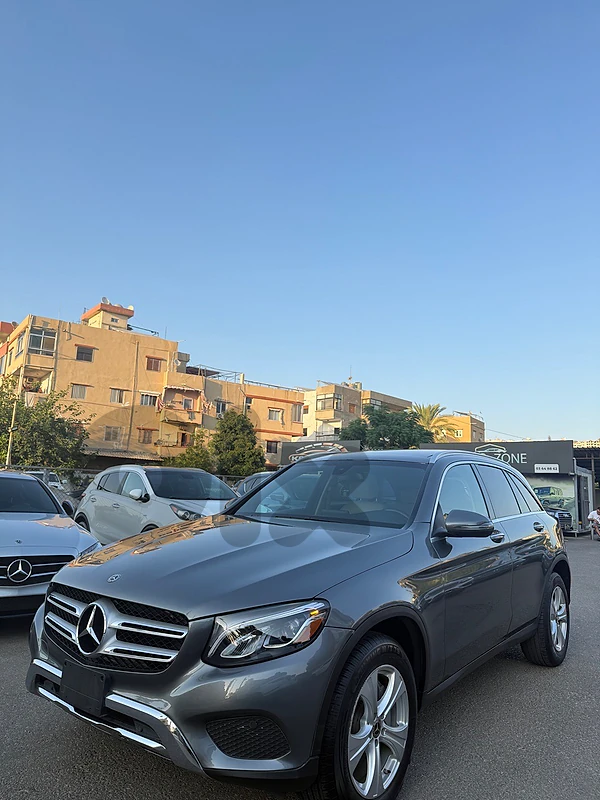 Mercedes-Benz GLC-Class 2018 glc 300 72,k miles