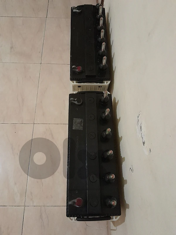 بطاريات عدد 2  ممتازين 200  امبير