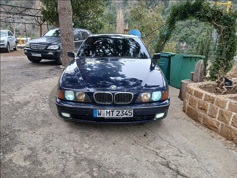 BMW 5-Series 1996 سيارة بيت كلشي فيا شغال انقاض