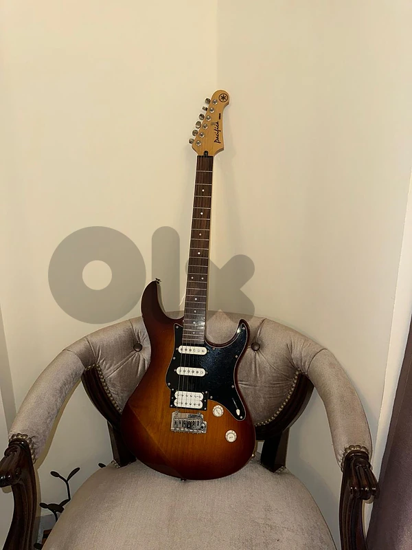Yamaha Pacifica PAC412V Electric Guitar – Complete Set Yamaha Pacifica PAC412V Electric Guitar – Complete Set