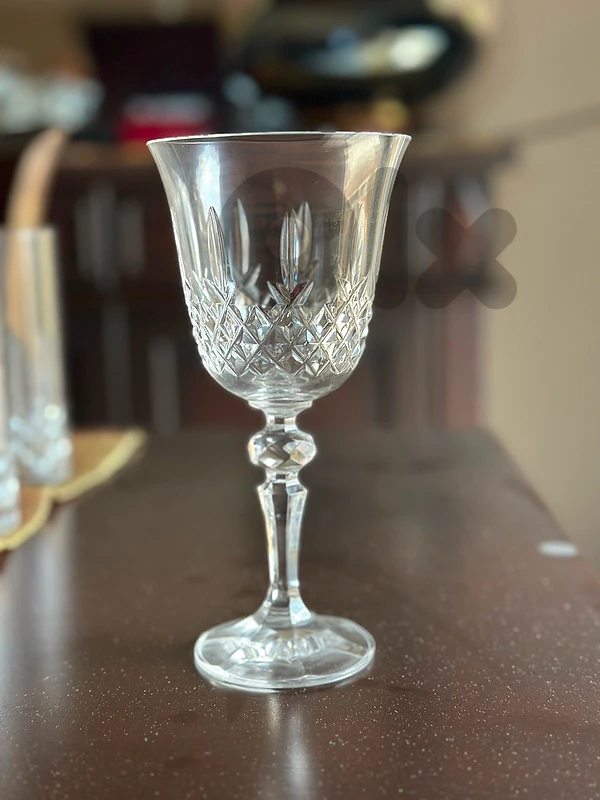 Crystal goblet / wine glass