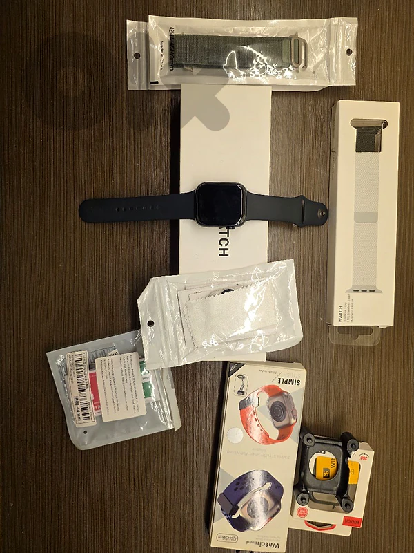 Apple Watch SE 2 (44mm) – Mint Condition with Extras