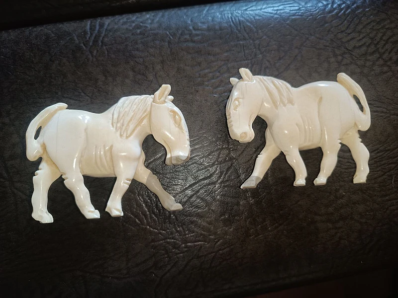 تماثيل خيول من العاج-african ivory horse figurines