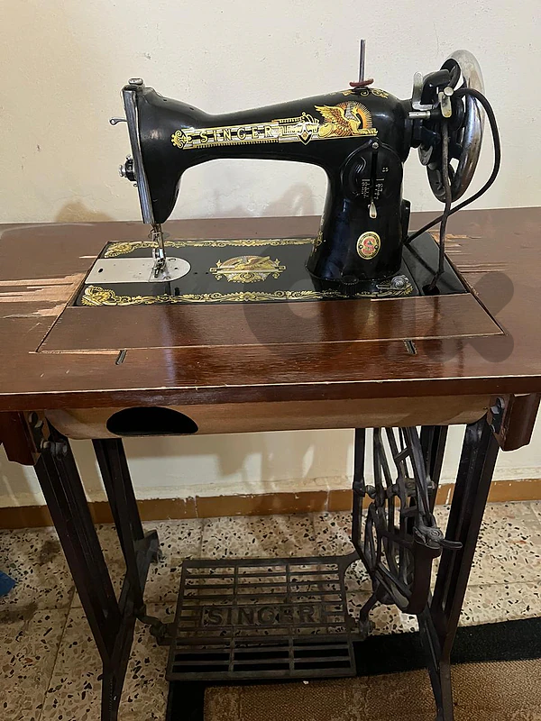 مكنة خياطة للبيع بحالة ممتازة
