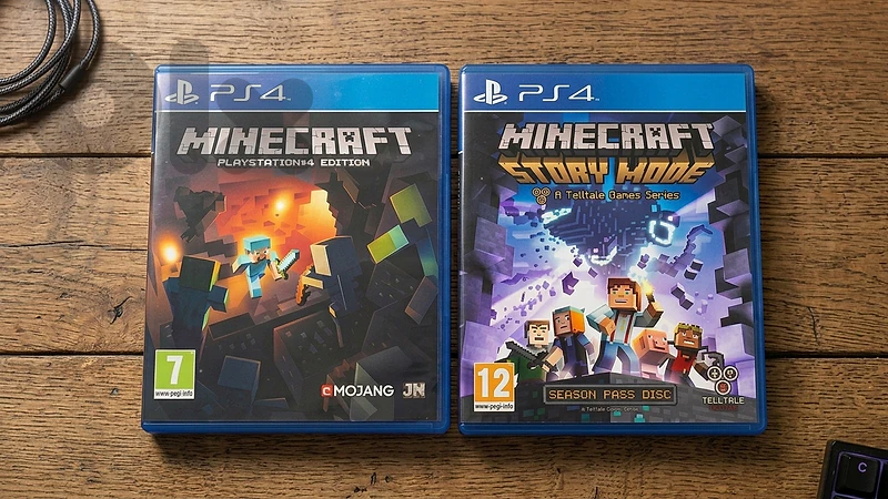 مجموعه او مفرد minecraft ps4 edtion +minecraft story mode season pass