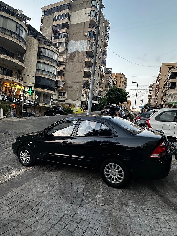 Nissan Sunny 2011