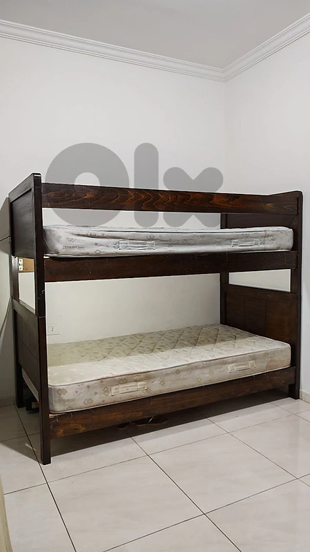 Double bed+3 single beds (with or without 2 mattresses)