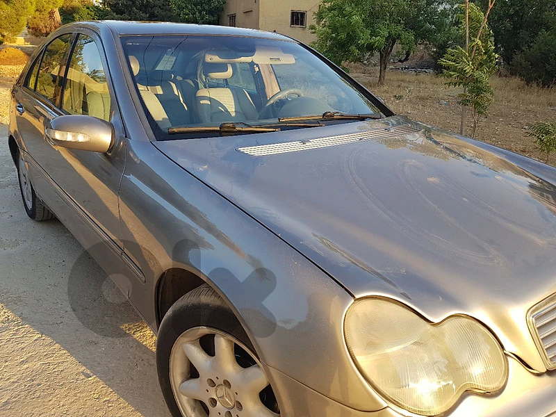 مرسيدس بنز 240/260/280 2003 240