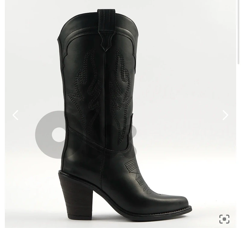Black texas boots ( cow girl boots)
