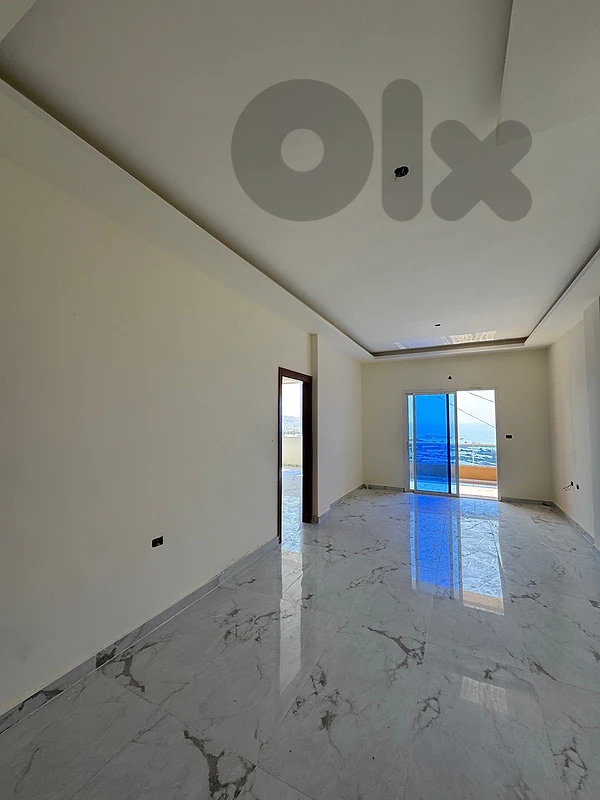 Apartment for sale in Jiyeh • شقة كاشفة البحر للبيع في الجية