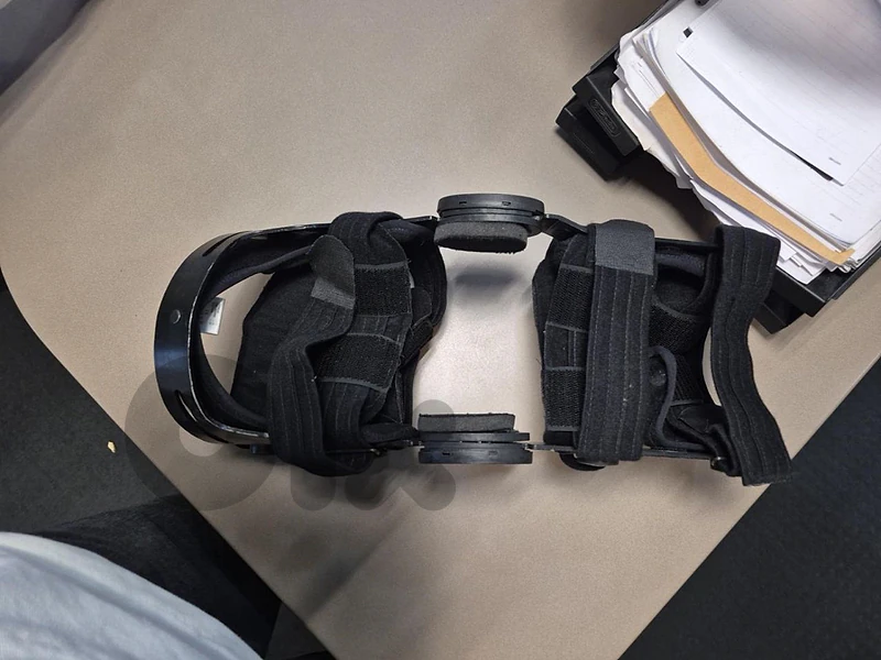 Rigid Hinged Orthopedic Knee Brace