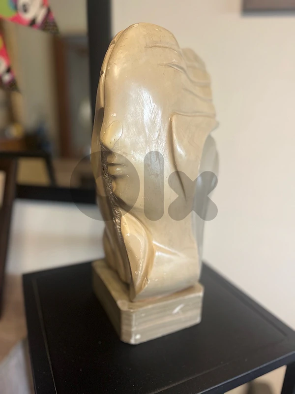 2 Sculptures