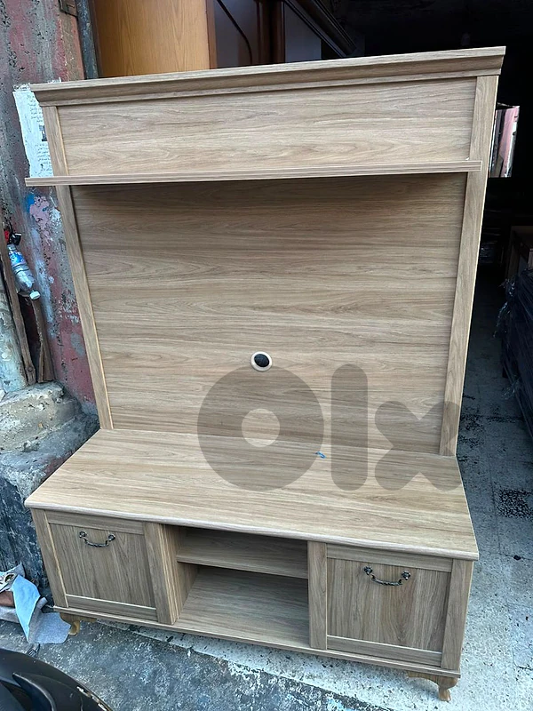 طاولة Tv Unit شغل Ballouna تركية شبه جديدة