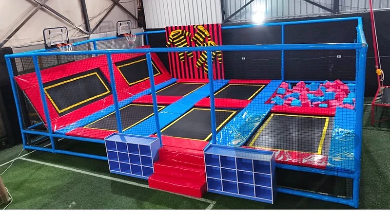 1 Trampoline Park + 5 Adventure Structures for sale