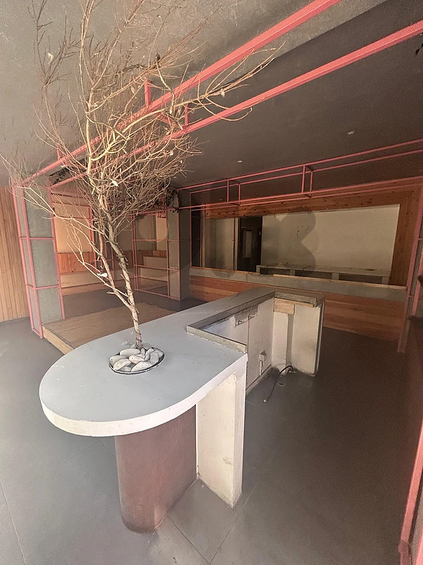 GMC108RN Shop for sale in Achrafieh - محل للبيع في الأشرفية