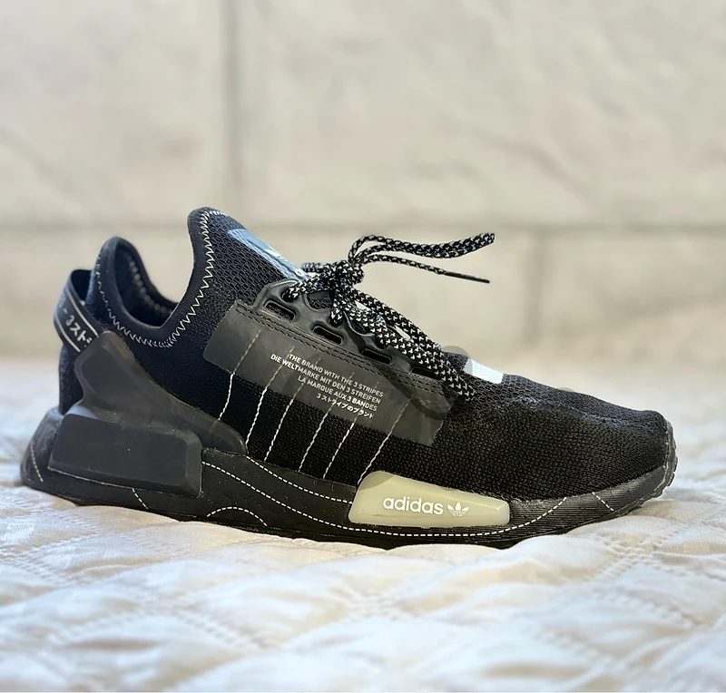 Adidas NMD_R1 V2