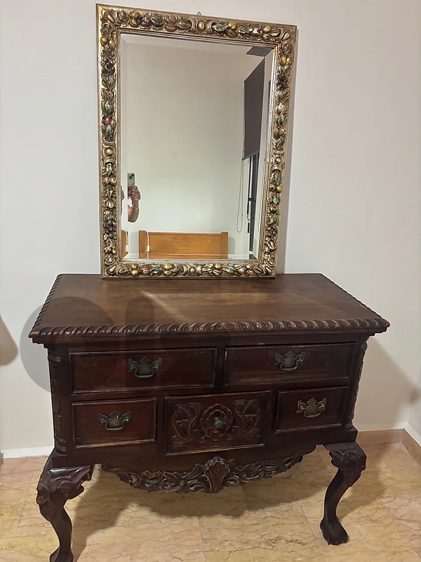 consol with mirror