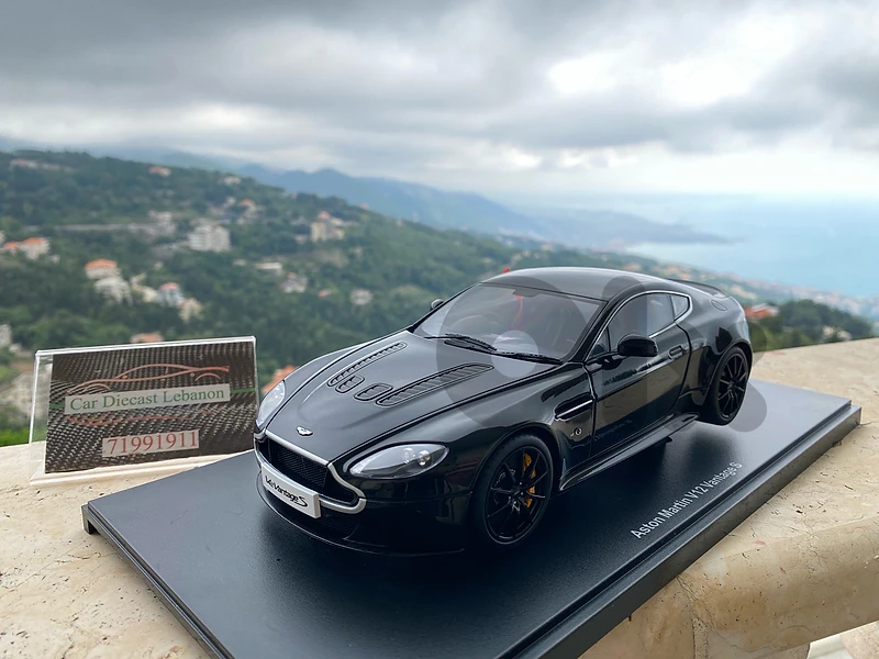 austin martin vantage v12 by autoart diecast model car scale 1/18