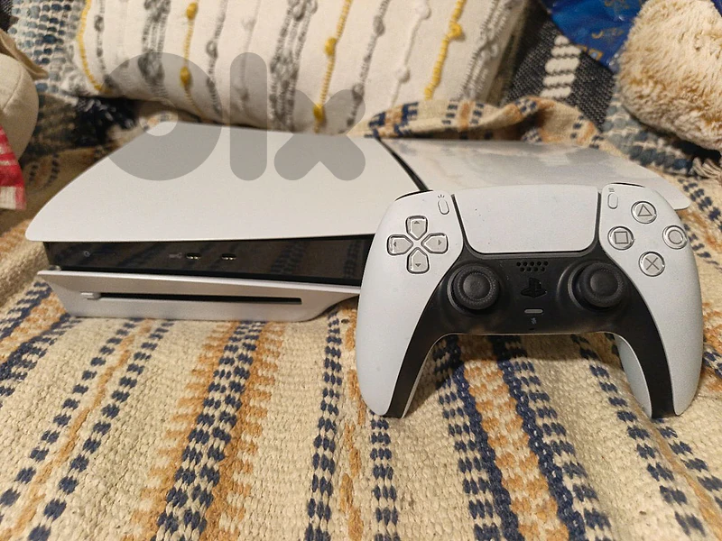 Mint Condition Ps5 Slim With Official Warranty + Gift Gta5