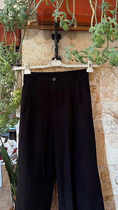 Black trousers
