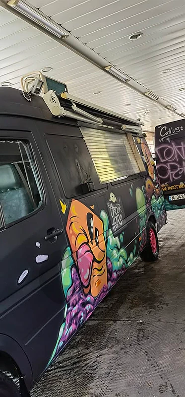 Mercedes Food truck 	2005