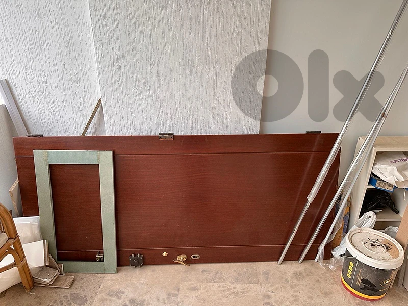 Main door with lockers good quality