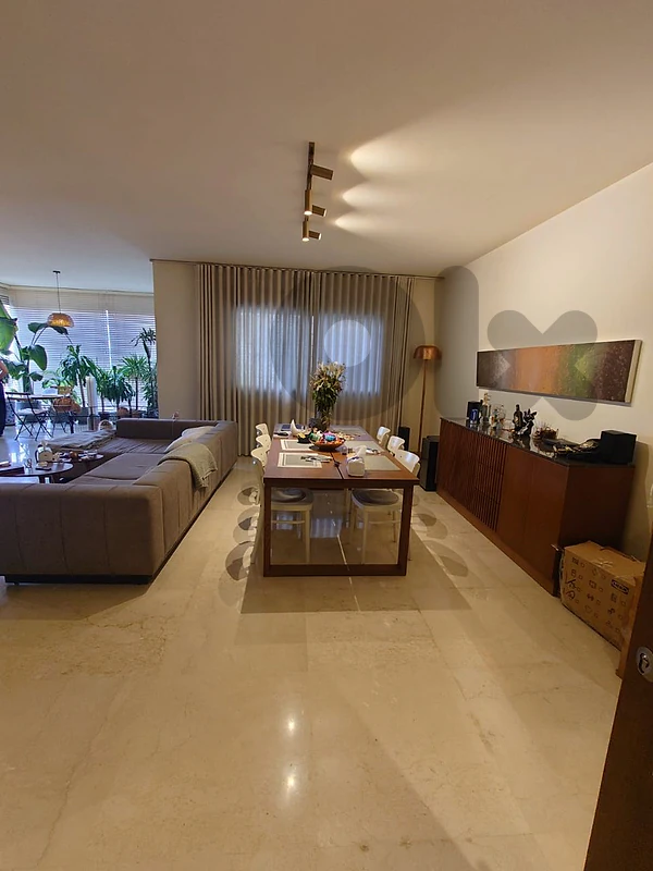Apartment for sale in achrafieh شقة للبيع في الاشرفية