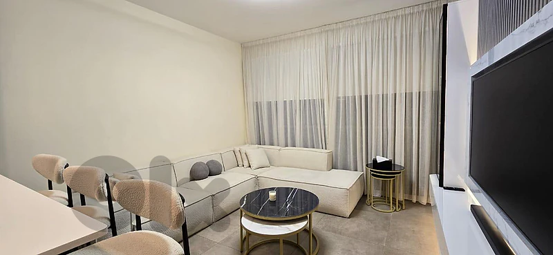 NEW BUILDING WITH AN OPEN VIEW IN ACHRAFIEH | AC-1033