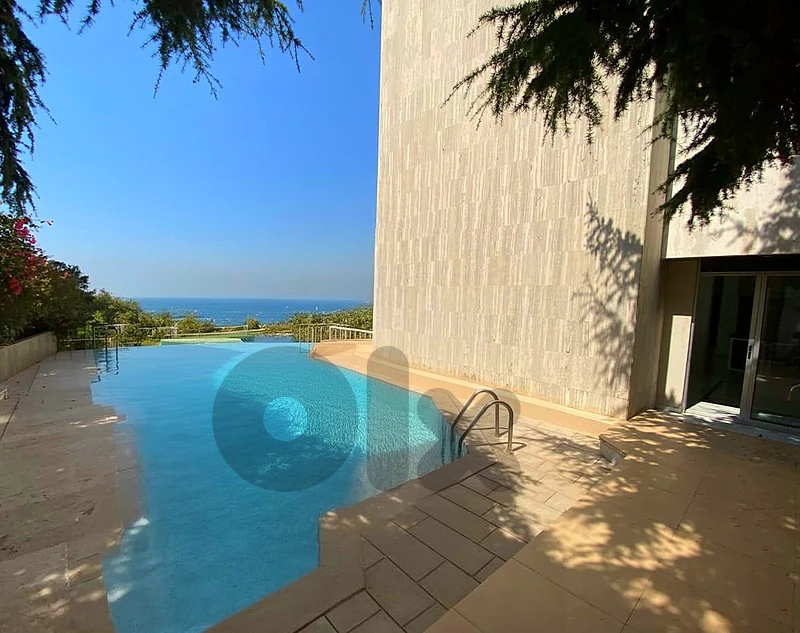 Spacious Apartment for sale in Mtayleb/Pool & Garden/ Seaview