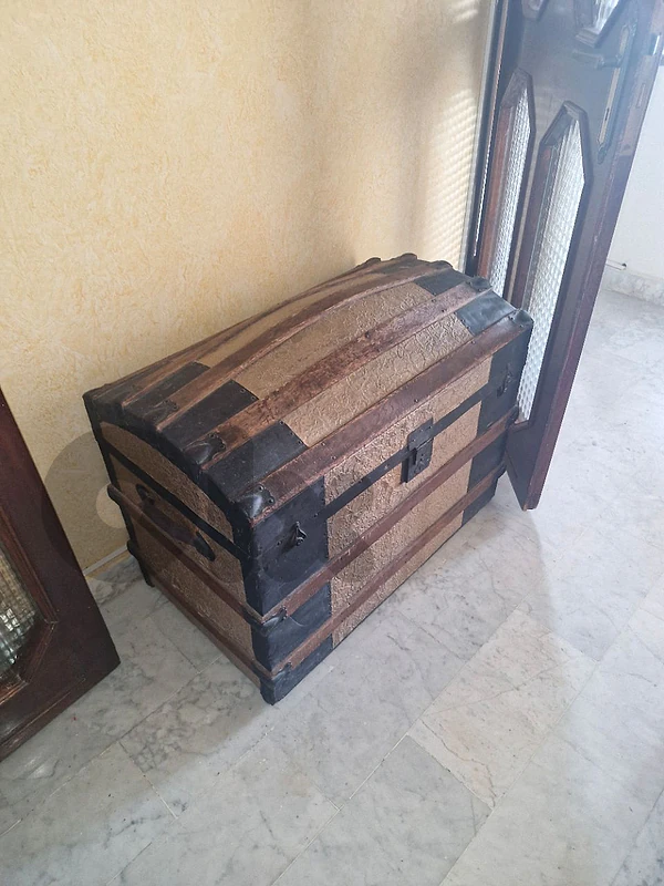 old wood coffre صندوق خشب