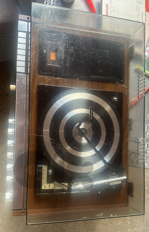 جهاز ستيريو Hitachi ياباني Vintage – فينيل + كاسيت + راديو 🎶📻