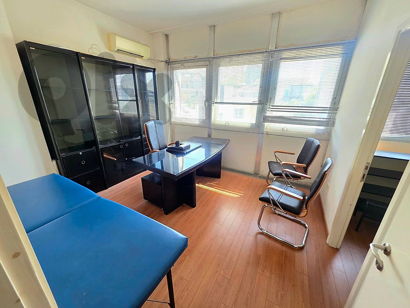 Furnished Office For Rent In Hazmieh مكتب للاجار في الحازمية