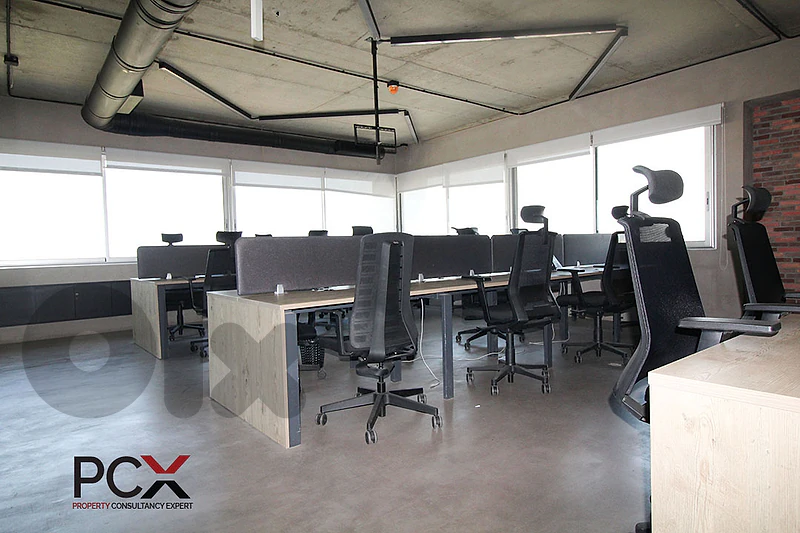 Office for Rent in Mirna Chalouhi - مكتب للإيجار في ميرنا الشالوحي