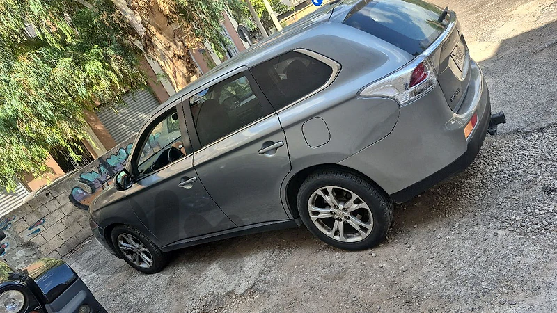 Mitsubishi Outlander  2014