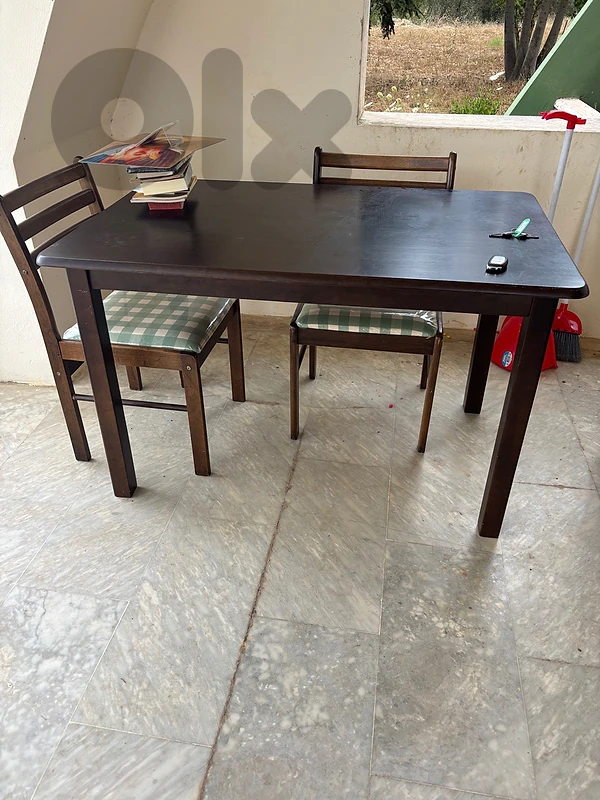 kitchen table with four chairs