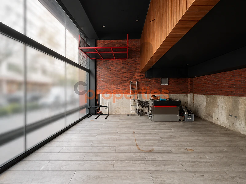 Prime Location Shop for rent in Hamra محل للإيجار في الحمرا CPBMKH66